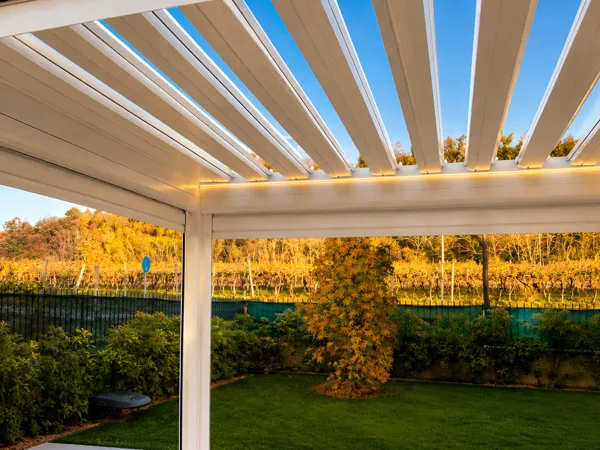 Pergola bioclimatica installata da Fanini Tende Caldiero
