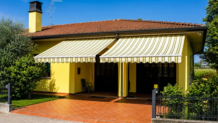 Tenda da sole installata a Caldiero Verona